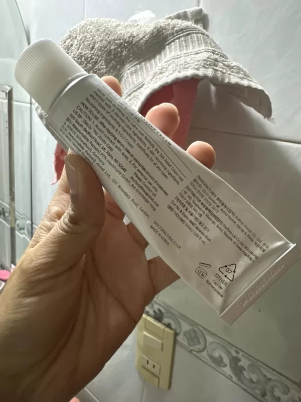 Image #2 from Nallely Bernal